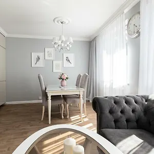 Luxury In Old Town - Free Parking Apartament